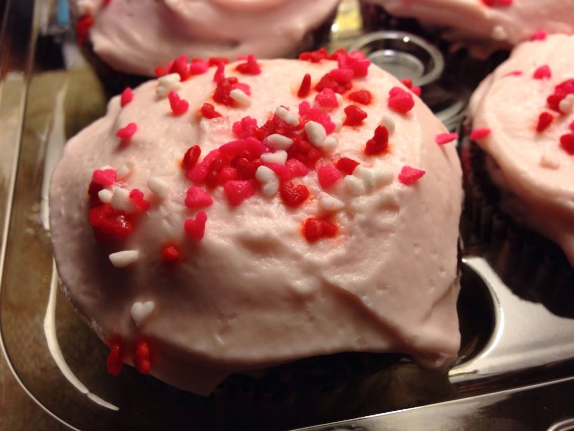 Chocolate Raspberry Cupcakes with Real Fruit – Great for Parties!